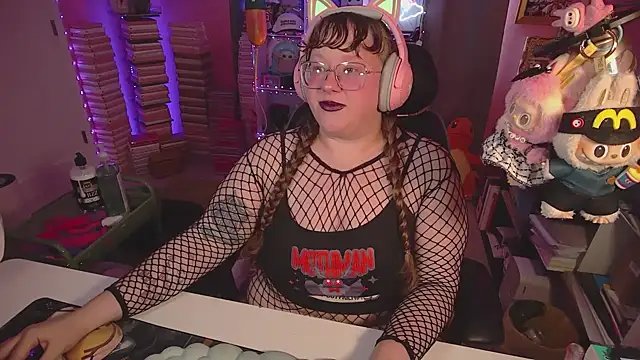 FatVeronica online show from June 18, 7:19 pm