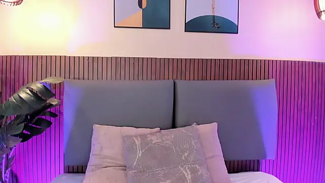 NicolleeEvanss online show from March 18, 12:21 pm