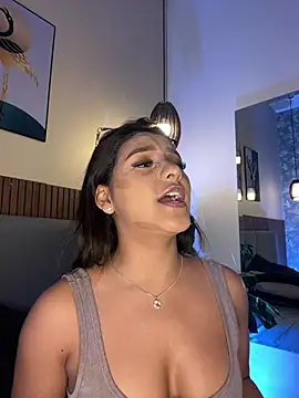 NicolleeEvanss online show from July 20, 10:39 am