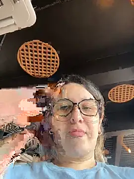 amooraaamoon online show from November 7, 6:24 pm