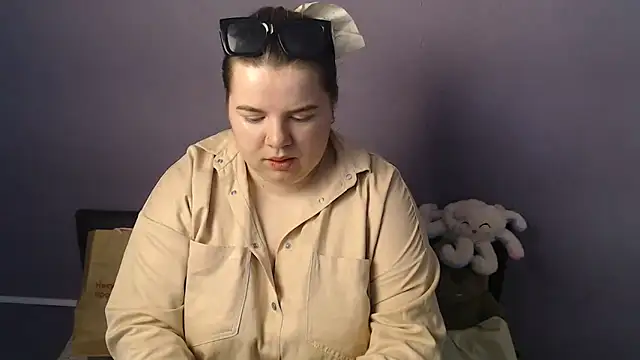 so shy online show from June 11, 7:05 am