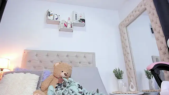 lorennahernandez01 online show from October 29, 11:25 am