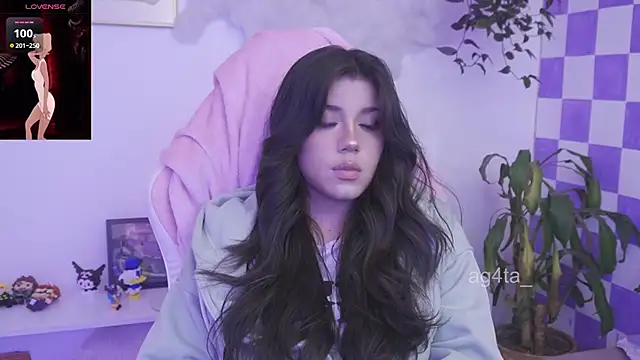 Ag4ta  online show from November 11, 12:39 am