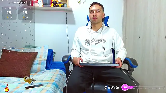 Snapshot of dorian_h_ chatting on October 16, 12:35 am dorian h  online show from October 16, 12:35 am