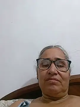  candi online show from July 11, 9:04 pm