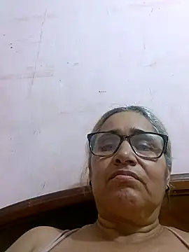  candi online show from November 4, 1:54 am