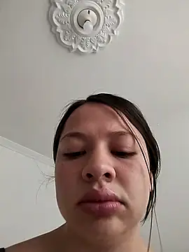 Gia atm  online show from March 25, 2:31 pm