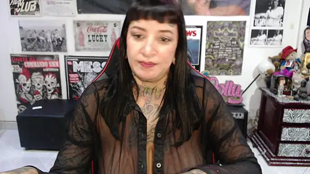 Rollyderolandia666 online show from December 18, 11:31 pm