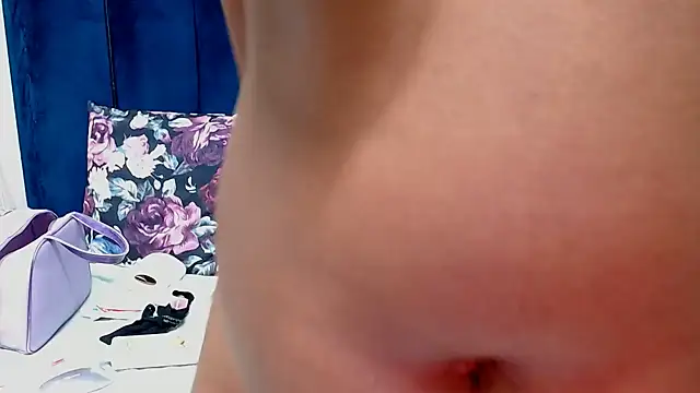 HotSmallTits online show from June 6, 6:36 pm