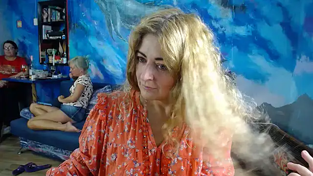 Snapshot of Helen1974 chatting on September 20, 5:55 pm Helen1974 online show from September 20, 5:55 pm