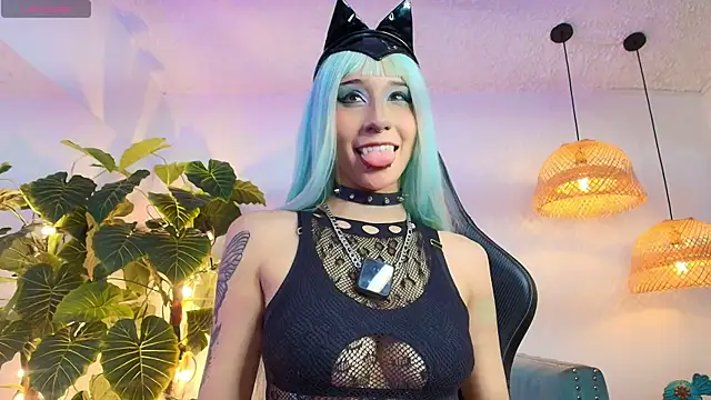 bellablack27 online show from May 1, 10:46 pm