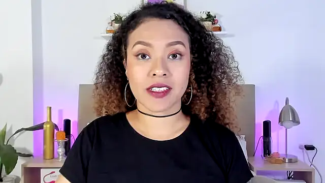 Zoe Gruber online show from February 2, 12:42 am