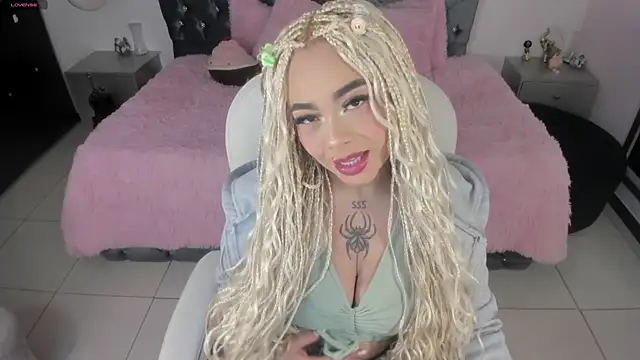 conny  curly online show from June 25, 1:24 pm