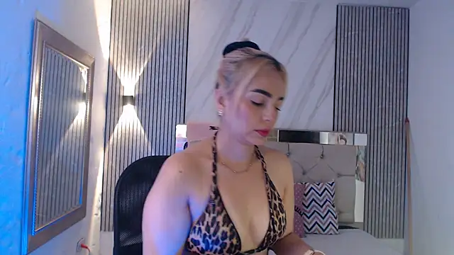 ashley  tylor online show from June 18, 4:56 pm