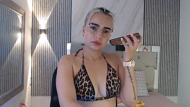 ashley  tylor online show from July 27, 8:17 pm