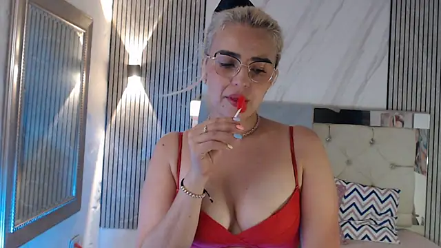 ashley  tylor online show from July 25, 9:11 pm