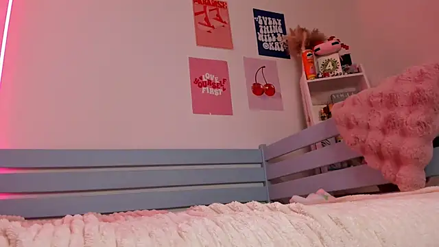 Snapshot of Lily_Young chatting on October 14, 5:32 am Lily Young online show from October 14, 5:32 am