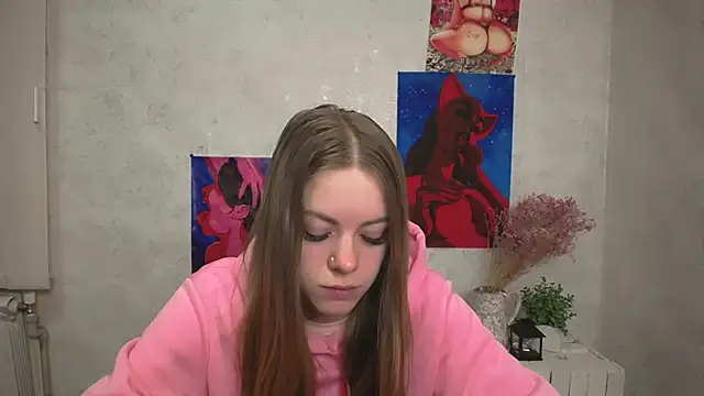 Snapshot of AliceFlirtt_ chatting on October 14, 7:11 am AliceFlirtt online show from October 14, 7:11 am