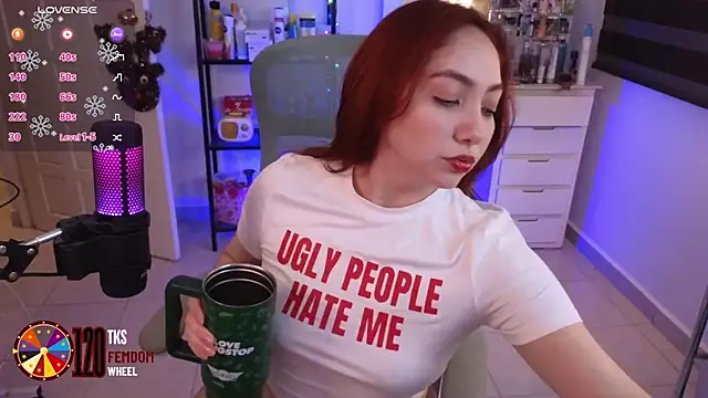 LilyVelvett online show from December 19, 4:05 am