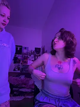 Dooubletroublee online show from June 7, 9:21 pm
