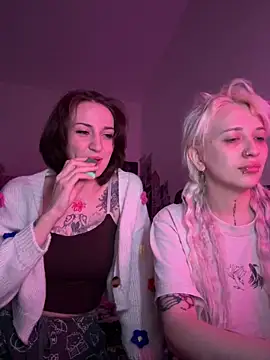Dooubletroublee online show from May 10, 10:12 pm