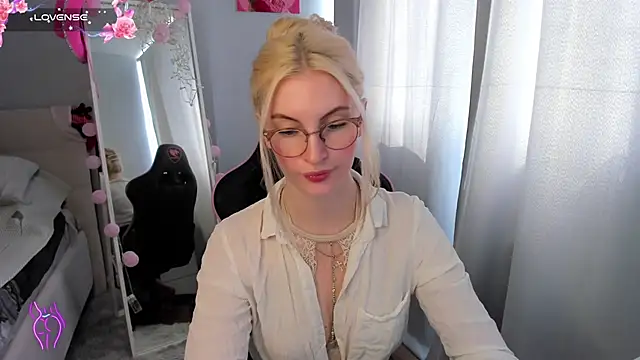 Kimmy powell online show from June 17, 8:48 am