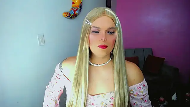 Snapshot of SweetKim21 chatting on September 27, 6:31 am SweetKim21 online show from September 27, 6:31 am