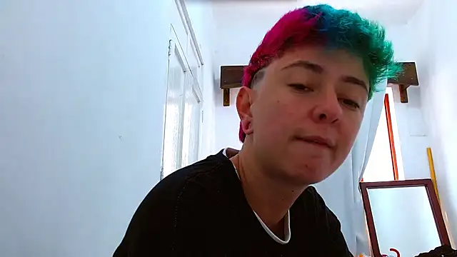 tomboyblue online show from November 22, 4:09 pm