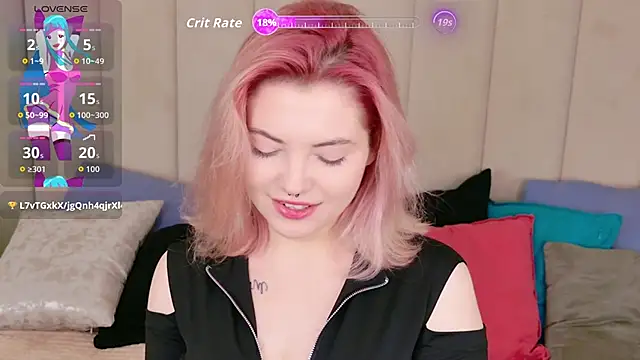 Snapshot of Lisa_Adam chatting on October 13, 5:04 pm Lisa Adam online show from October 13, 5:04 pm