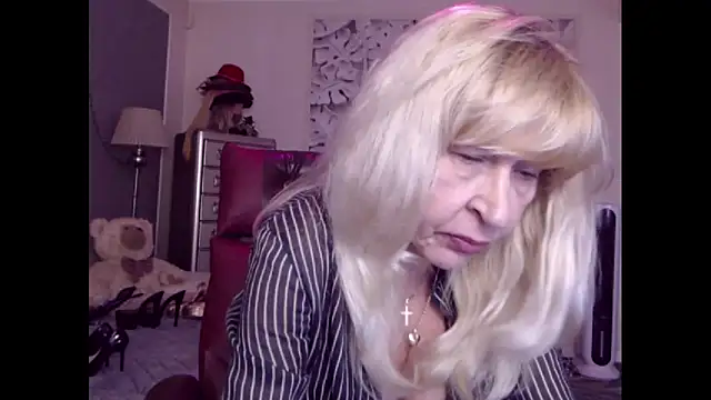 HornyMilf 555 online show from October 10, 2:11 pm