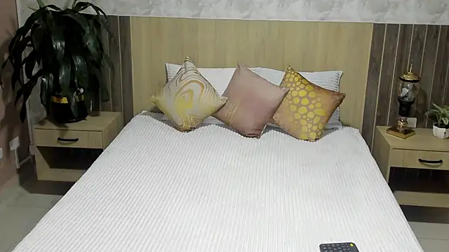 rebeca cortez  online show from June 16, 9:27 pm