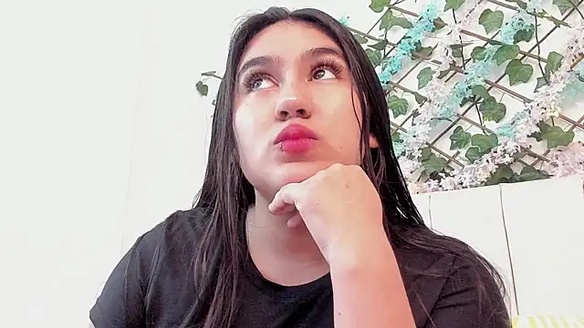 Snapshot of LexiiBloom chatting on October 1, 10:31 am LexiiBloom online show from October 1, 10:31 am