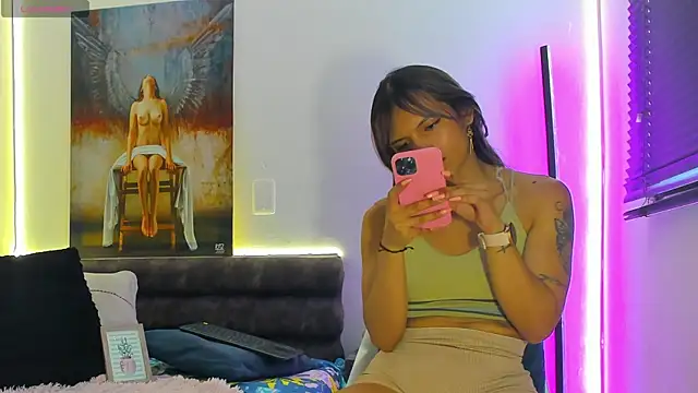 marianaa90 online show from June 12, 4:04 pm