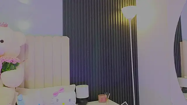 Madiee Rhea online show from July 28, 8:52 pm