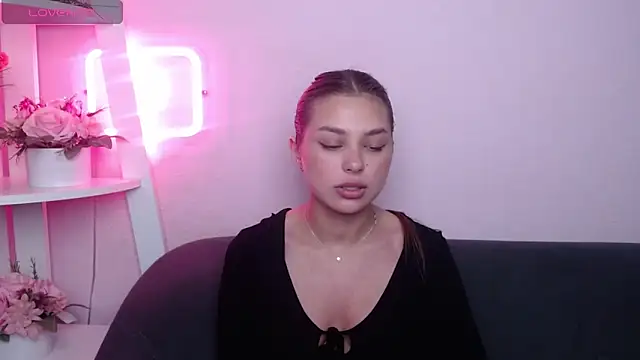 MilanaAngelAs online show from June 6, 9:04 am