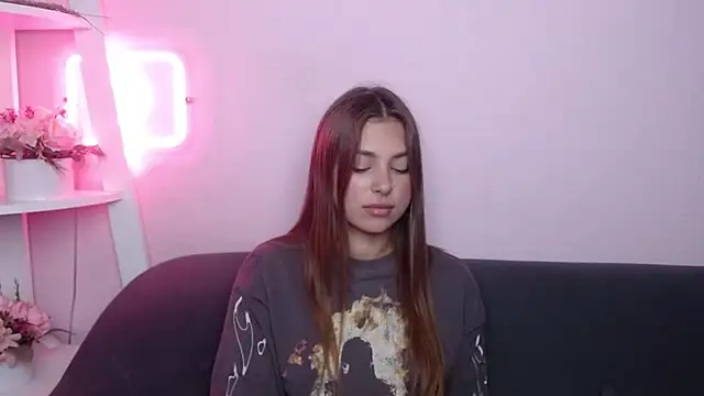 MilanaAngelAs online show from July 11, 5:18 am
