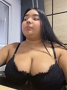 little lissiee online show from March 19, 1:21 am