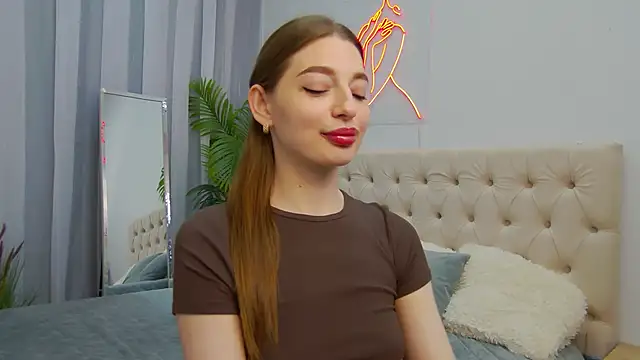 NicoleRosss online show from May 16, 1:21 pm