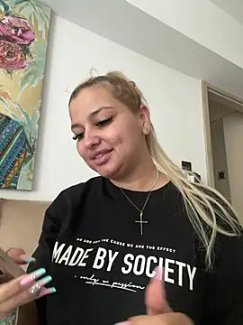 AllysonK online show from May 27, 12:35 pm
