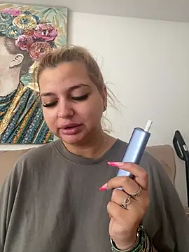 AllysonK online show from July 28, 10:57 am