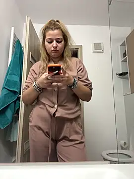 AllysonK online show from November 29, 11:25 am