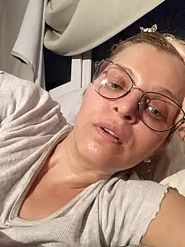 BritneyHudson online show from January 5, 5:27 pm