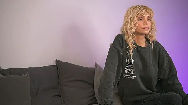 BritneyHudson online show from October 15, 3:53 am