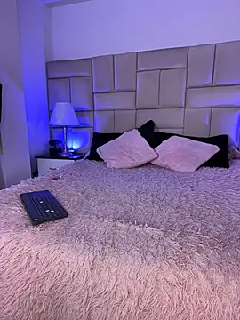 IsisLoveyes  online show from January 8, 11:42 pm