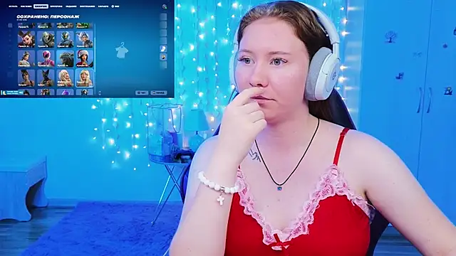 D0nna  online show from August 1, 7:38 pm
