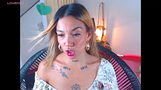 Veronicaa 2 online show from February 11, 8:21 pm