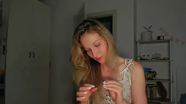 Snapshot of _Lora_Palmer chatting on September 9, 8:08 pm Lora Palmer online show from September 9, 8:08 pm