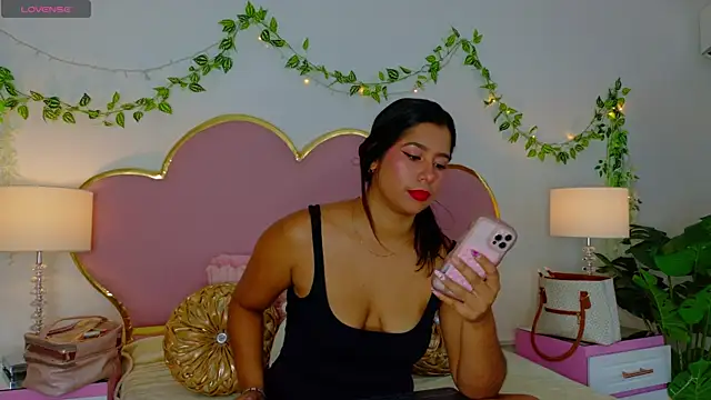 EmmaCrush online show from November 6, 9:10 pm