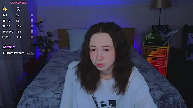 Hayle Hill online show from March 11, 2:27 am