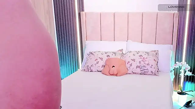  alaiasmile  online show from July 7, 1:36 pm